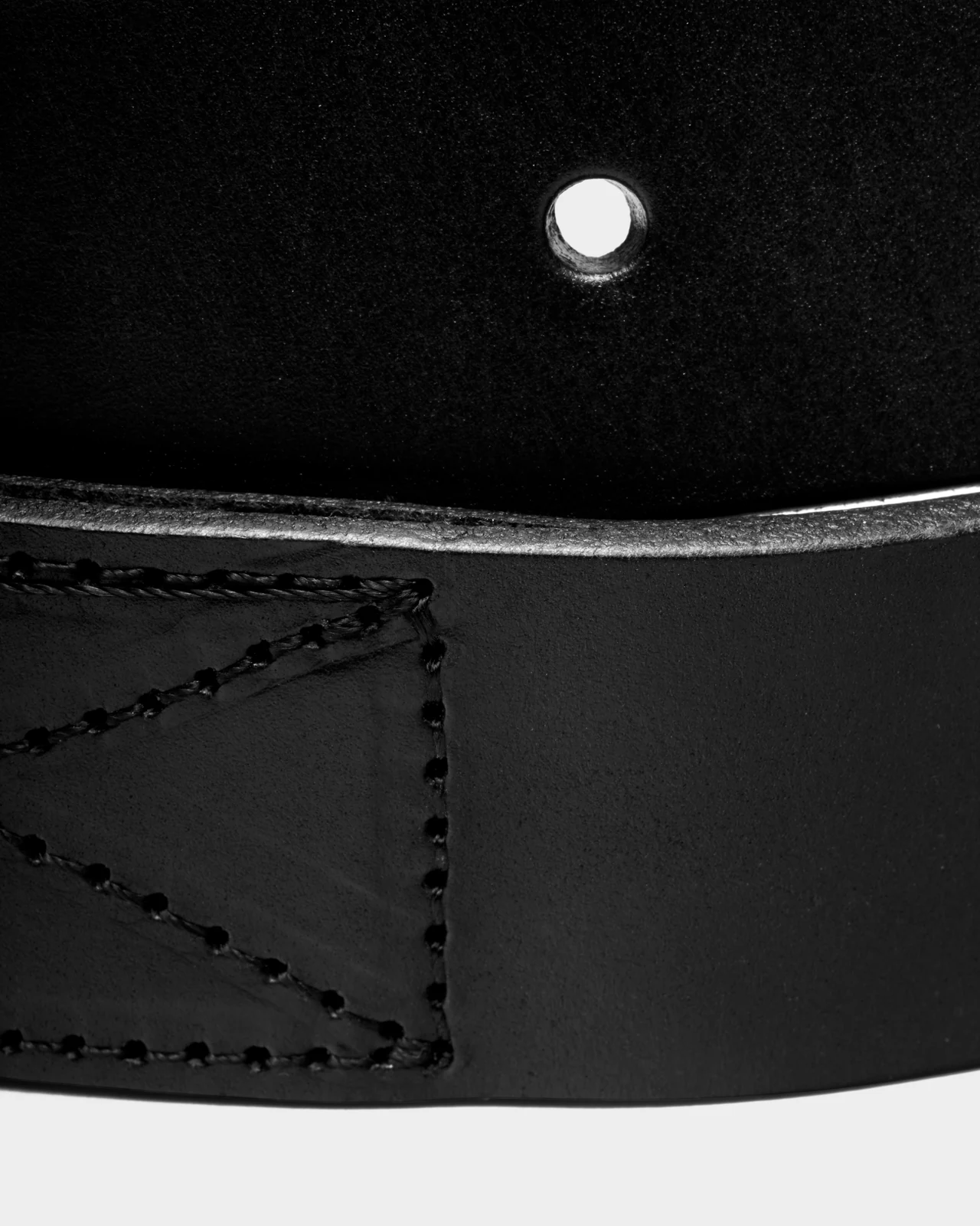 Double Oak — Leather belt, Black, detail view.