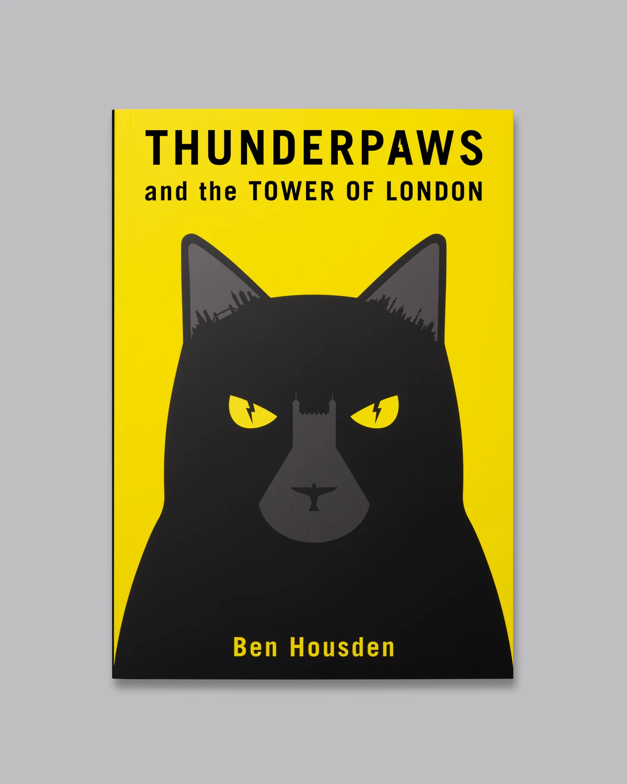 Thunderpaws — Thunderpaws and the Tower of London, Softback, front view.